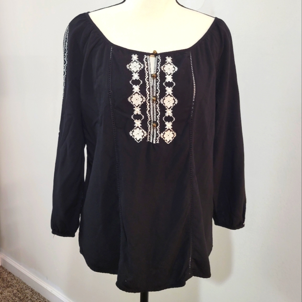 Maurices Black women's Blouse , Embroidered details